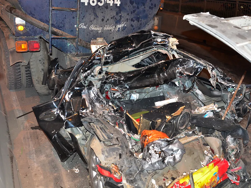 Tài xế mắc kẹt tử vong trong cabin trong vụ tông 4 xe ảnh 2